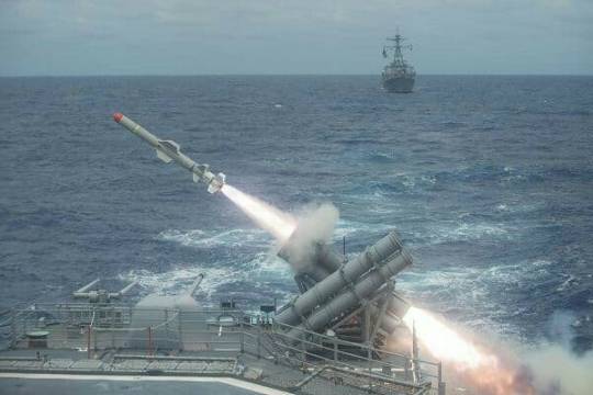 استخدام صواريخ كروز البحرية وإصابة أهدافها بنجاح