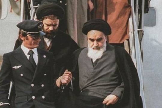إيران وذكرى عودة الإمام الخميني المظفرة