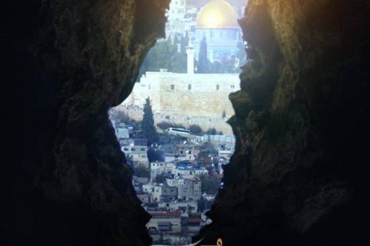 القدس .. زهرة المدائن عربية