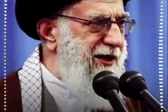 موشن استوری :  امام خامنه‌ای آمریکا دچار بحران است