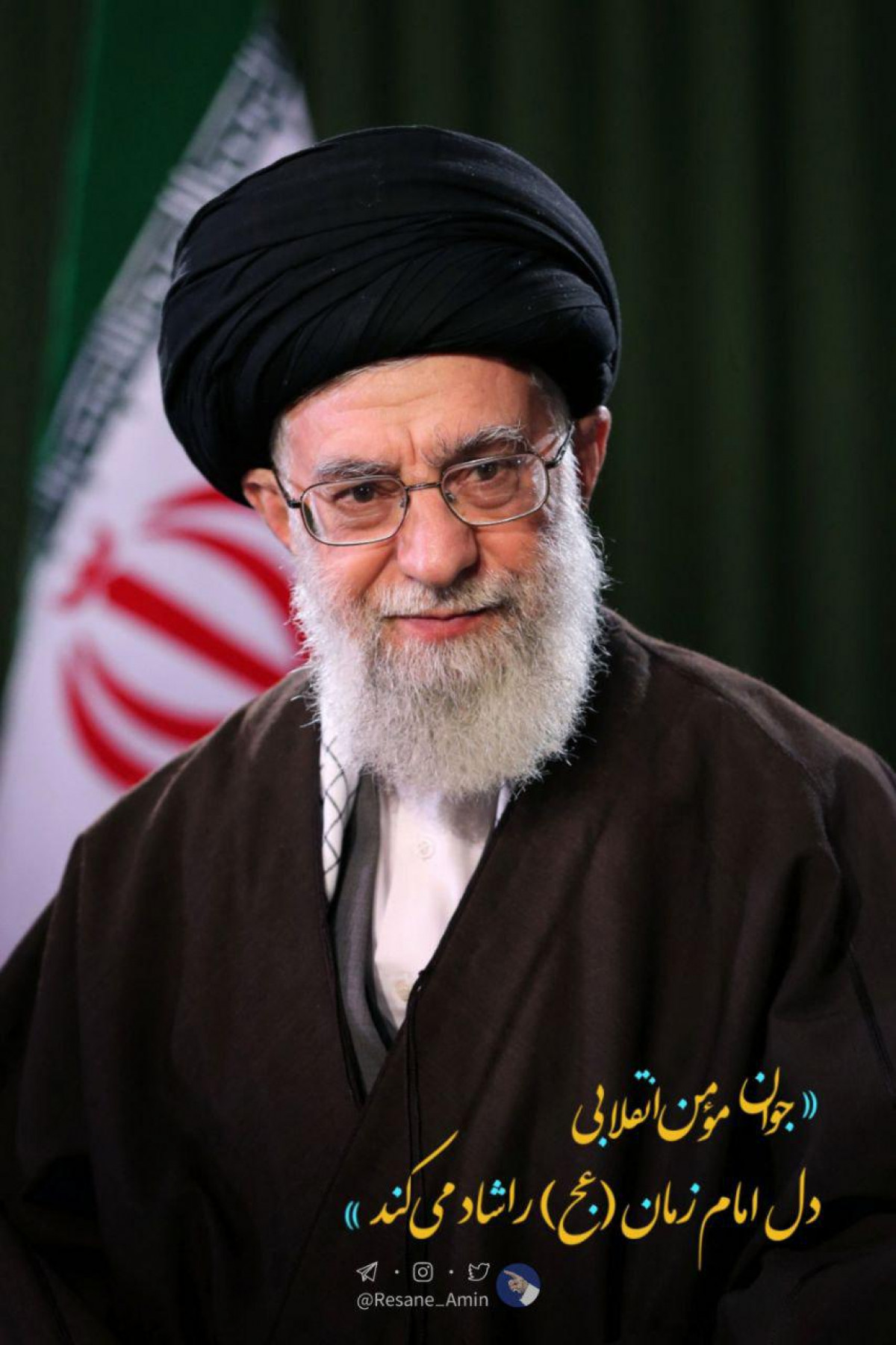 امام خامنه‌ای جوان مومن انقلابی؛ دل امام زمان را شاد می‌کند