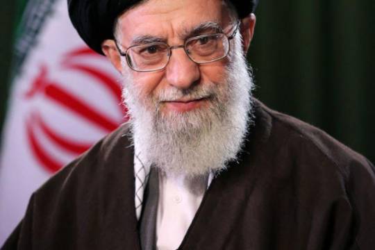 امام خامنه‌ای جوان مومن انقلابی؛ دل امام زمان را شاد می‌کند