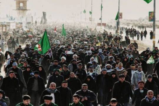 تأثير الثورة الإسلامية الإيرانية المستلهمة من مبادئ ملحمة عاشوراء على مسيرة الأربعين وجعلها مناورة للكشف عن قدرة الشيعة السياسية