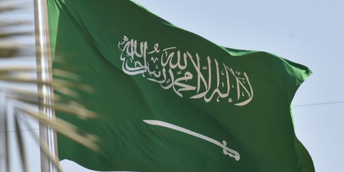 السعودية مع خفض أسعار البنزين في أمريكا و رفعه في اليمن!
