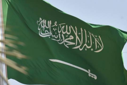 السعودية مع خفض أسعار البنزين في أمريكا و رفعه في اليمن!