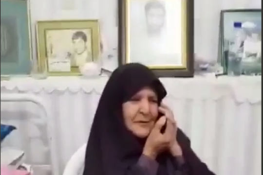 تماس تلفنی شهید سلیمانی با مادر شهیدان محمدی پور