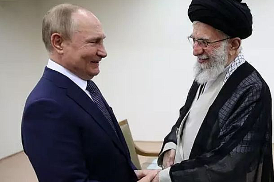 Putin aims to shift foreign policy following the Ukrainian crisis: forming alliances with Iran and arming the Palestinian resistance