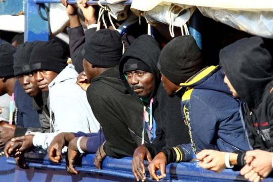 Migrants, the waves are back in Europe