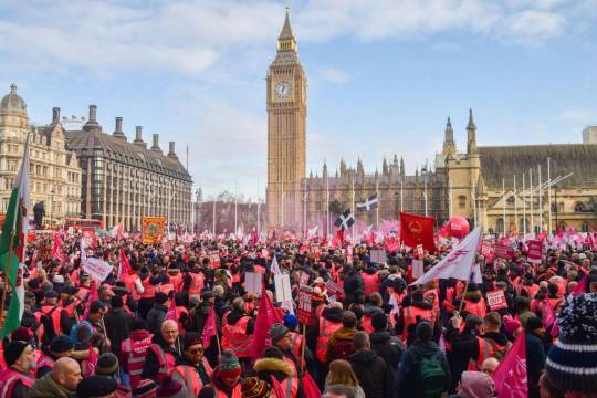 اعتصابات بی سابقه کادر درمان در انگلیس