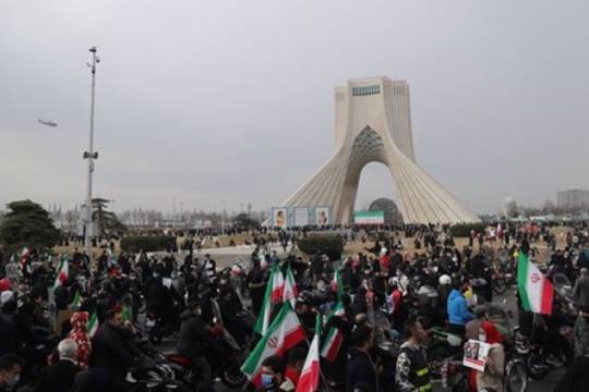 مسيرات ذكرى انتصار الثورة الاسلامية تعم أرجاء ايران