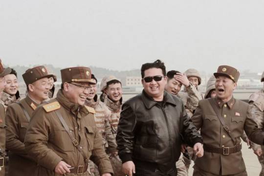 North Korea, Kim Jong-un reappears and orders: "Prepare for war"