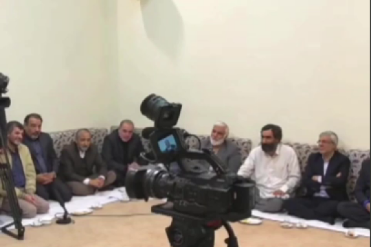 رهبر خطاب به یک طنزپرداز برید شوخی مودبانه کنید