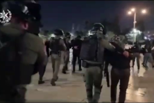 مجموعه ویدیو : بازداشت معتکفین مسجد الاقصی
