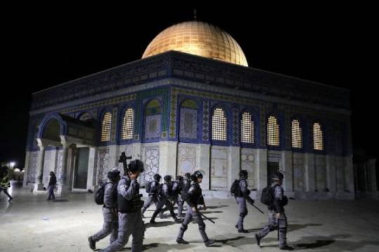 Hezbollah warns Israel of a raid on the Al-Aqsa Mosque