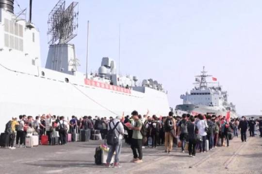 War Sudan, China sends ships to evacuate its citizens