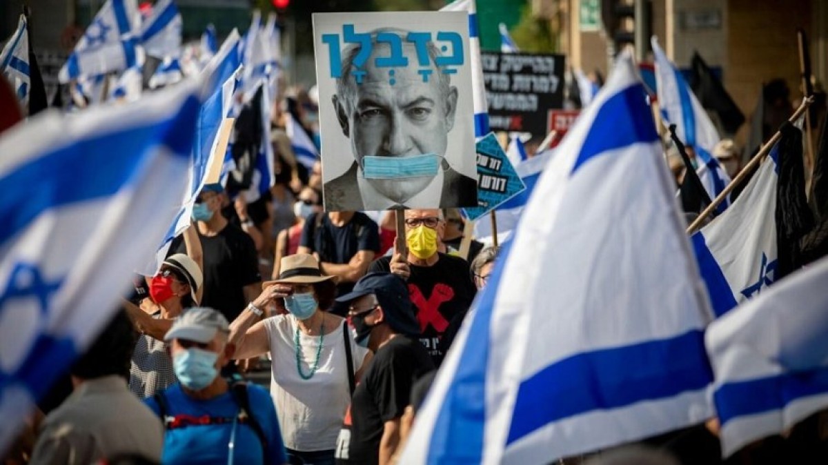 The occupied territories again became the scene of demonstrations against Netanyahu