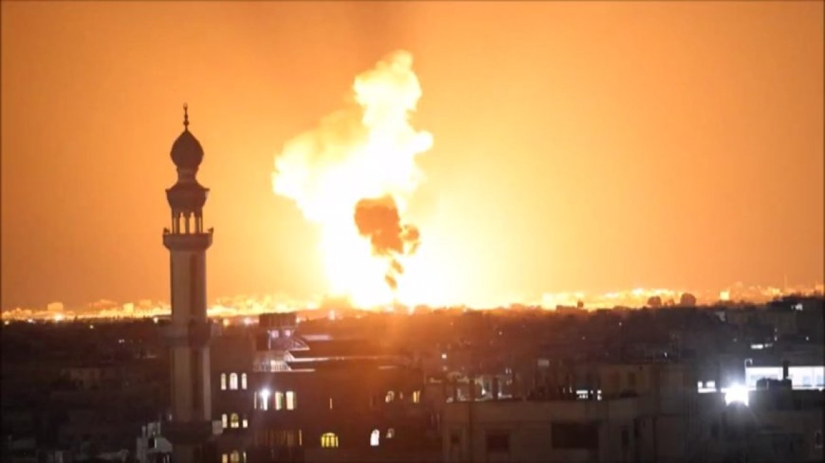 غزة «تحترق.. ولن ترفع الرايات البيض»