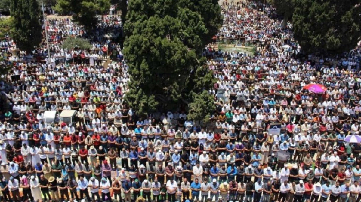 Over 50,000 faithful prayed in the al-Aqsa mosque