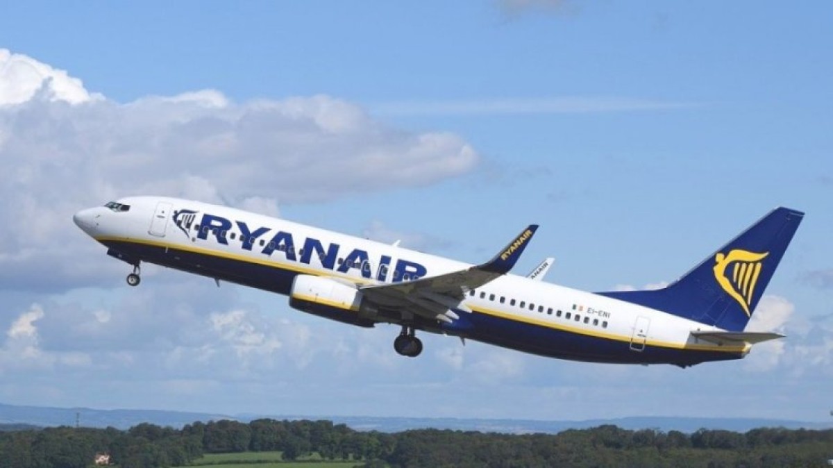Ryanair, "we land in Palestine", not Israel