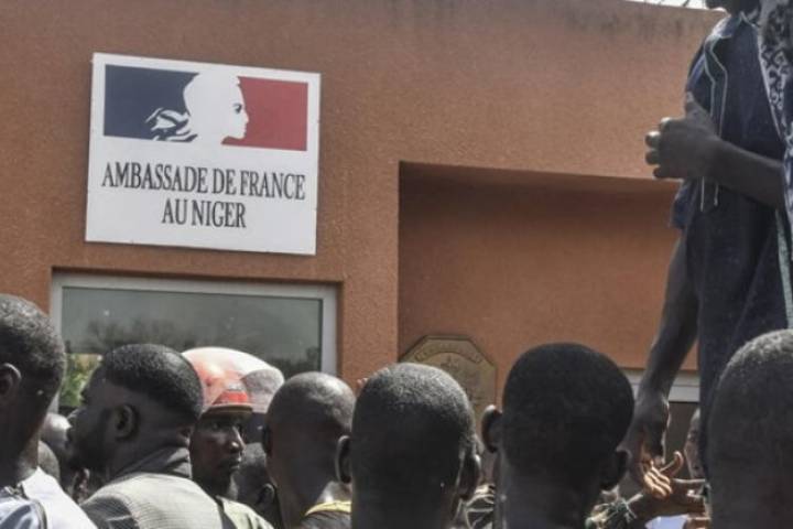 ضرب‌الاجل ۴۸ساعته شورای نظامی نیجر برای خروج سفیر فرانسه