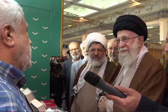 مجموعه ویدیو  : بازدید امروز امام خامنه‌ای(مدظله‌العالی) از نمایشگاه کتاب