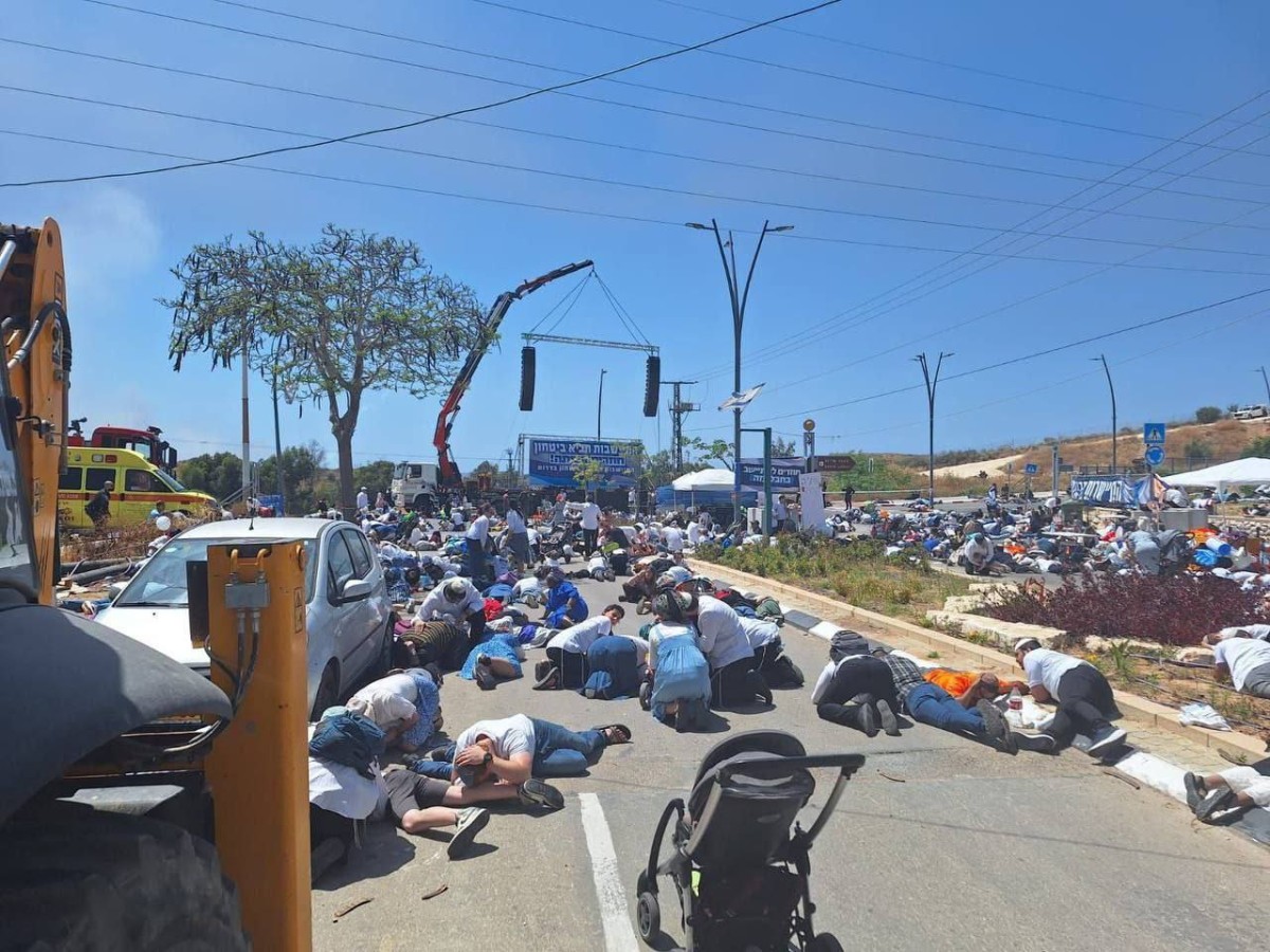 Zionist activists marched from Sderot to Gaza