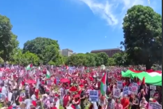 تظاهرات گسترده مقابل کاخ سفید در واشنگتن در حمایت از غزه