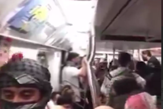 اینجا متروی نیویورک است صدای مقاومت را می شنوید
