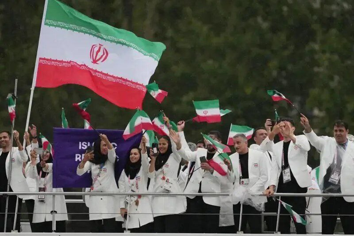 Imam Khamenei thanks Iranian sports delegation in 2024 Paris Olympics