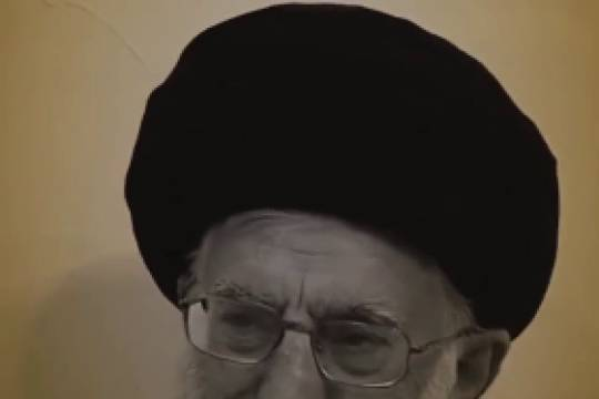 خیلی این انقلاب چیز عجیبی‌ست