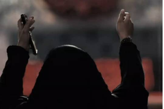 نفسش سخت گرفته است به آغوش بکش نوکر خسته رنجور بهم ریخته را . . .