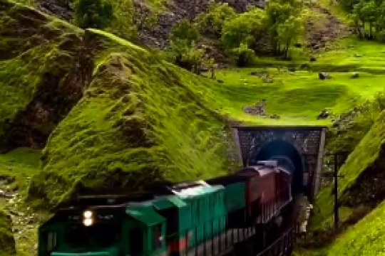 سرزمینی به قدمت تاریخ و به طراوت طبیعت