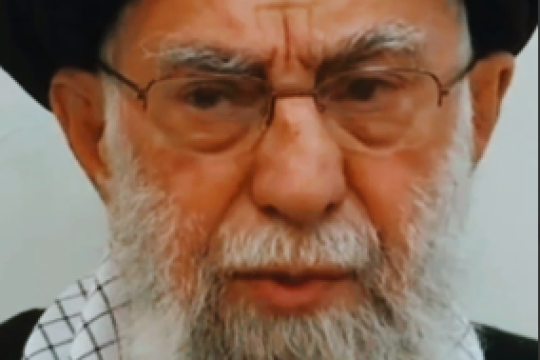 همه ی سعی دشمنان، بی تفاوت کردن مسلمانان نسبت به امت واحده ی اسلامی