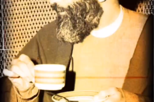 ایستاده چون کوه