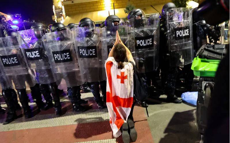 Tbilisi's Choice: Europe or Moscow? Protests and Tear Gas Reveal a Nation's Deep Political Split