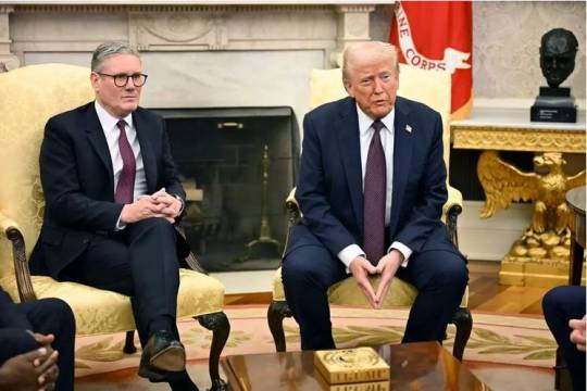 Trump's Trade Bomb: How 100% Tariffs Threaten to Shatter the "Special Relationship" with Britain