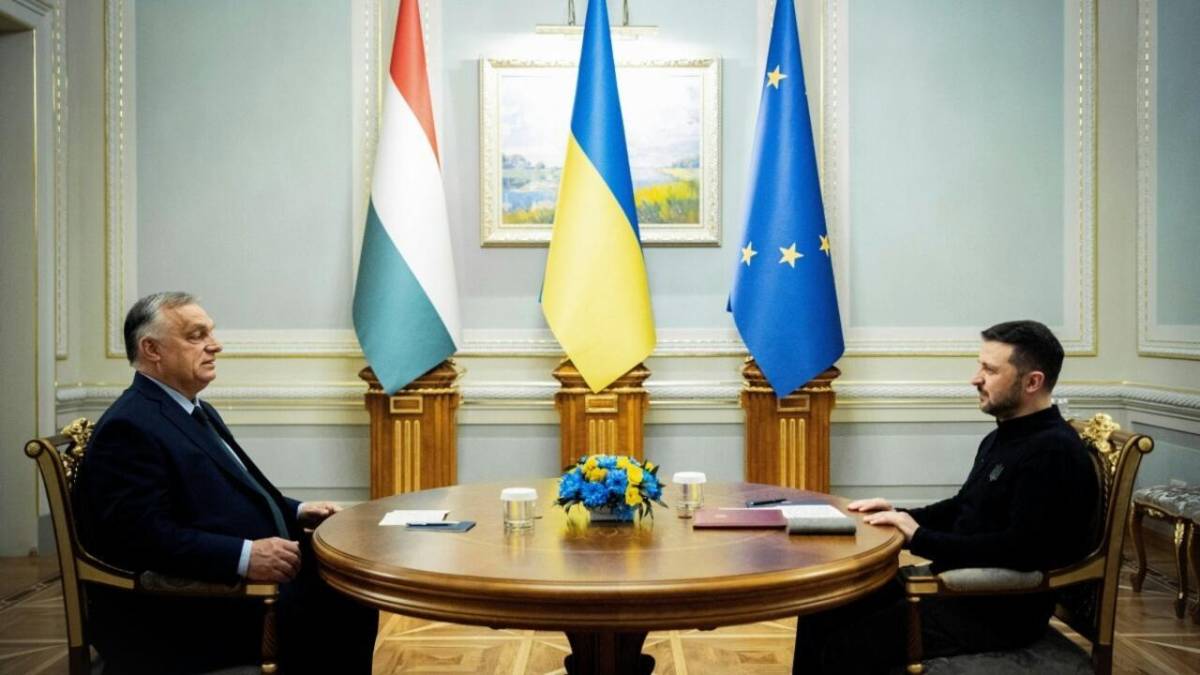 المجر واللعب على حافة السكين!