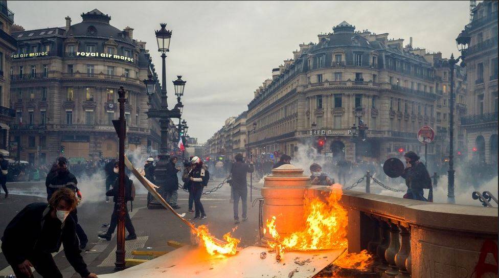 The Frexit Specter: How Street Protests in France Are Turning an EU Nightmare into a Real Possibility