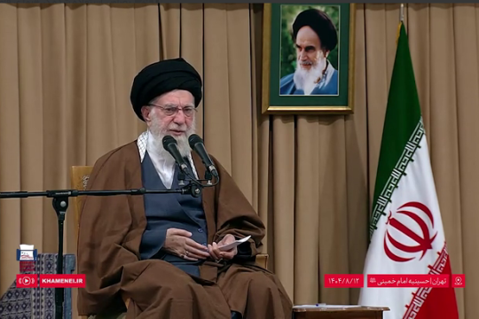 مجموعه ویدیو : برخی‌ها تاریخ را وارونه می‌نویسند و علت اختلاف جمهوری اسلامی و آمریکا را شعار «مرگ بر آمریکا» می‌دانند