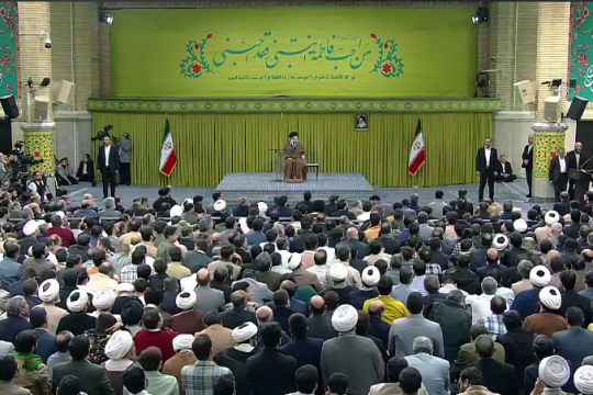 مجموعه ویدیو : مداحی جمعی ازمداحان کشور در بیت رهبری