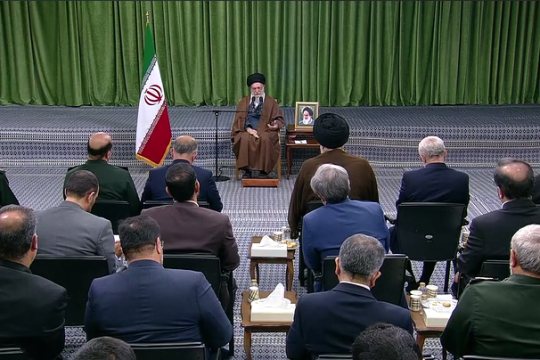 تقلیل انگیزه‌های شهدا به احساسات، ظلم به اشخاص و حادثه‌ی جنگ است