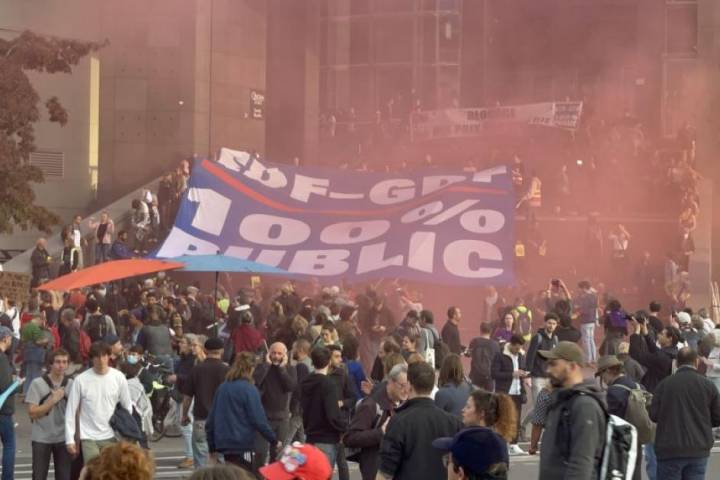 الإحتجاج المؤسسي صوت الشعب من أجل الإصلاح!