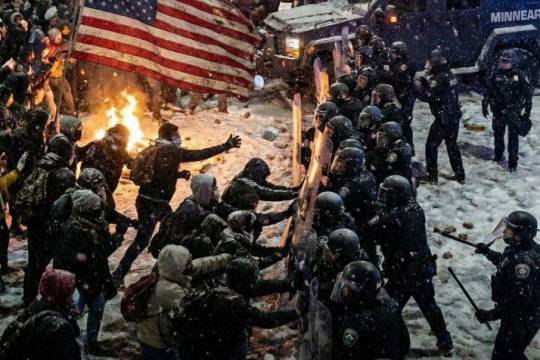 درخواست کمک از مردم ایران داریم