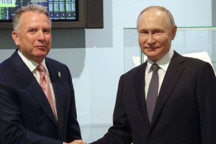 Negotiating with One Hand, Targeting with the Other: Ukraine’s Covert Message to Moscow