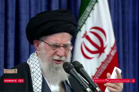 جمهوری اسلامی یعنی یک ملت زنده، جمهوری اسلامی یک حکومت جدا از مردم نیست