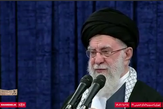 وجود این تورم و سقوط ارزش پول ملی به این اندازه غیرمنطقی است